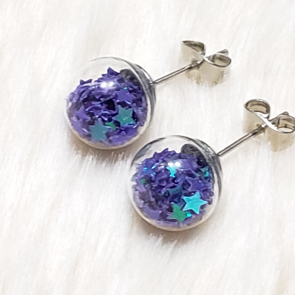 2 pairs of beautiful earrings 😍 Free cute boxes and ribbons.